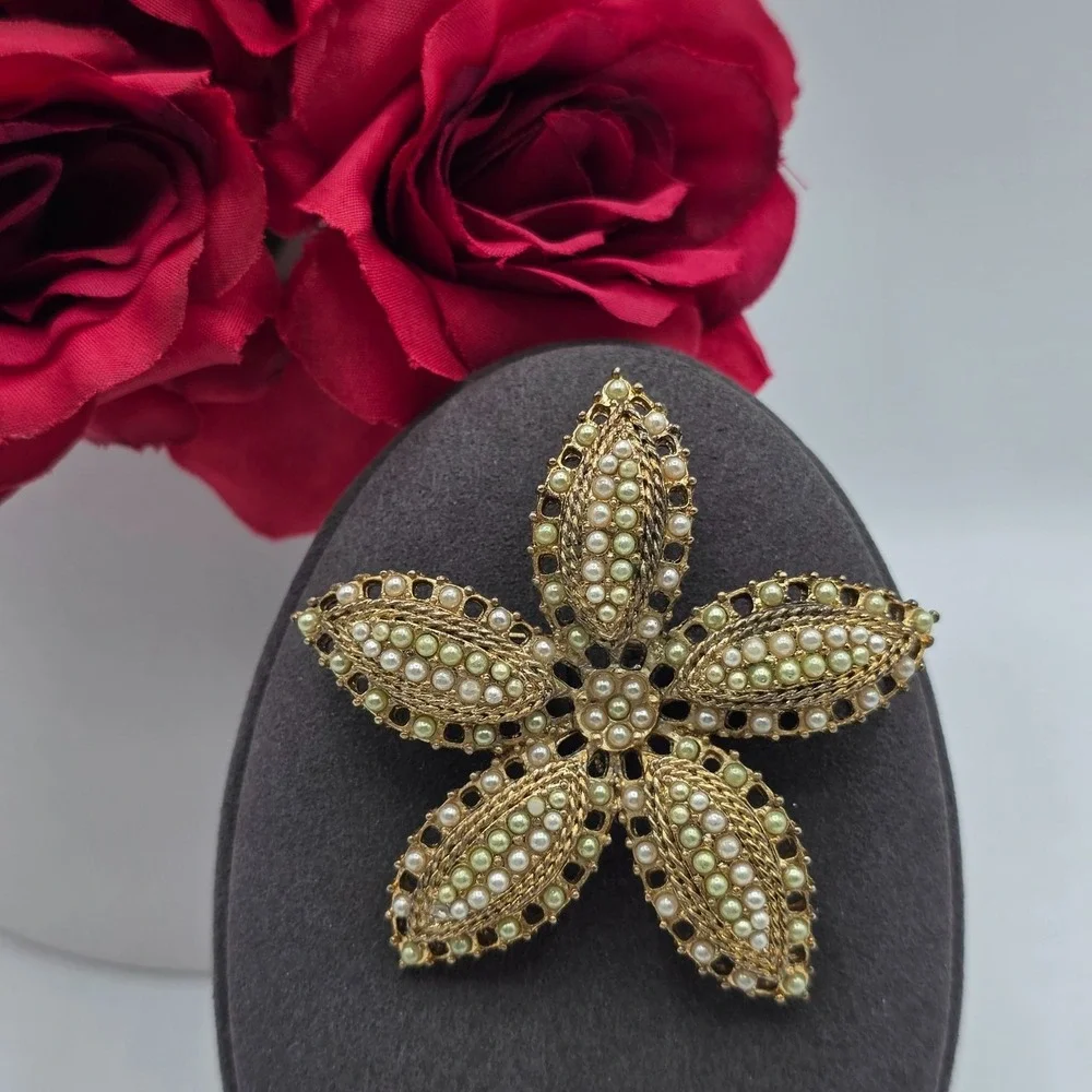 Vintage Star Flower Brooch Faux‎ Pearl Rhinestone Gold Tone Pin Brooch Nautical